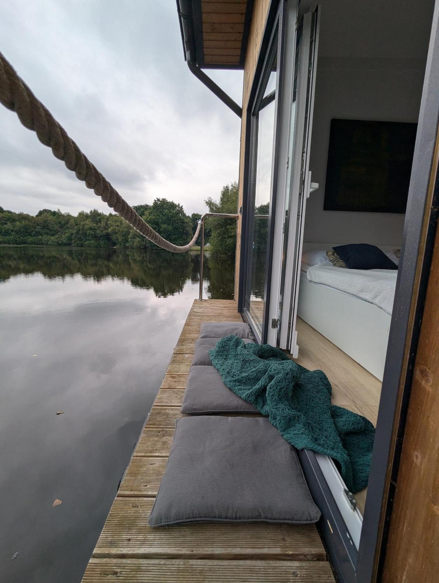 Hausboot Lena Hotell Papenburg Exteriör bild