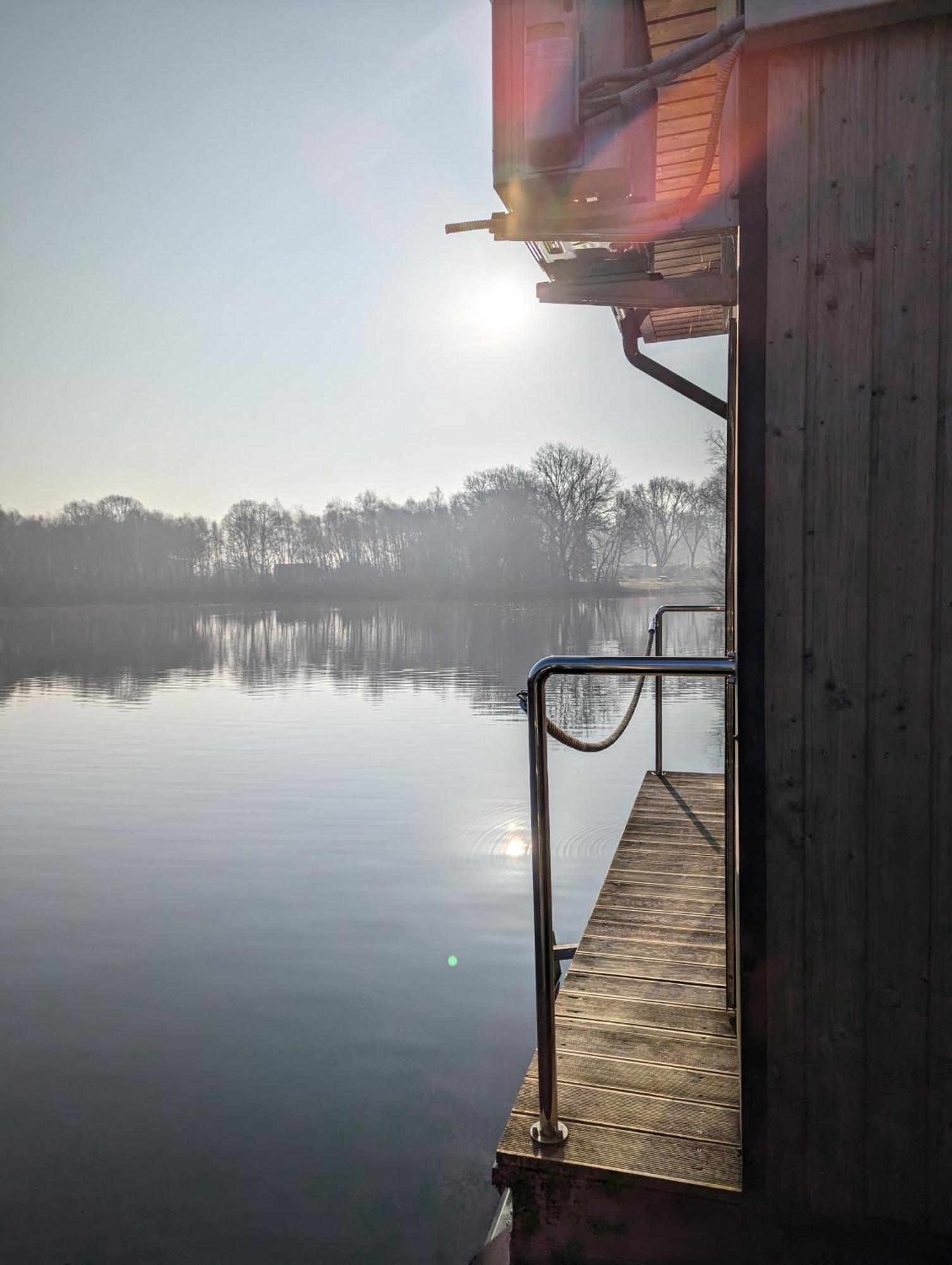 Hausboot Lena Hotell Papenburg Exteriör bild